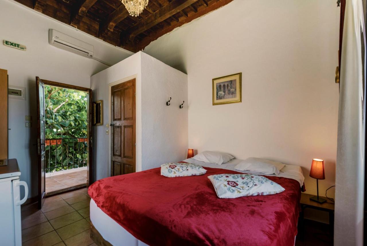 Kristina'S Rooms Rhodes City Bagian luar foto