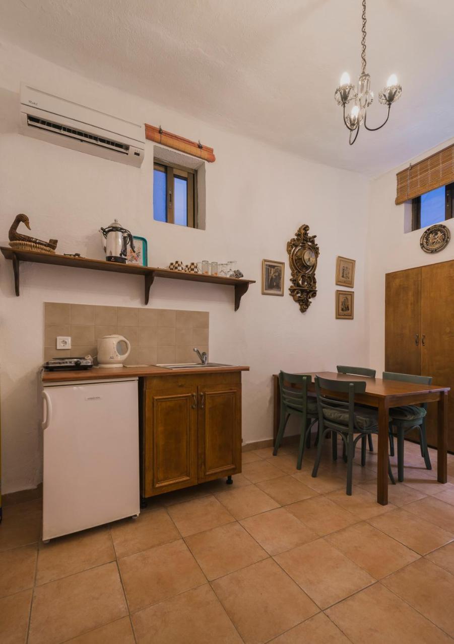 Kristina'S Rooms Rhodes City Bagian luar foto