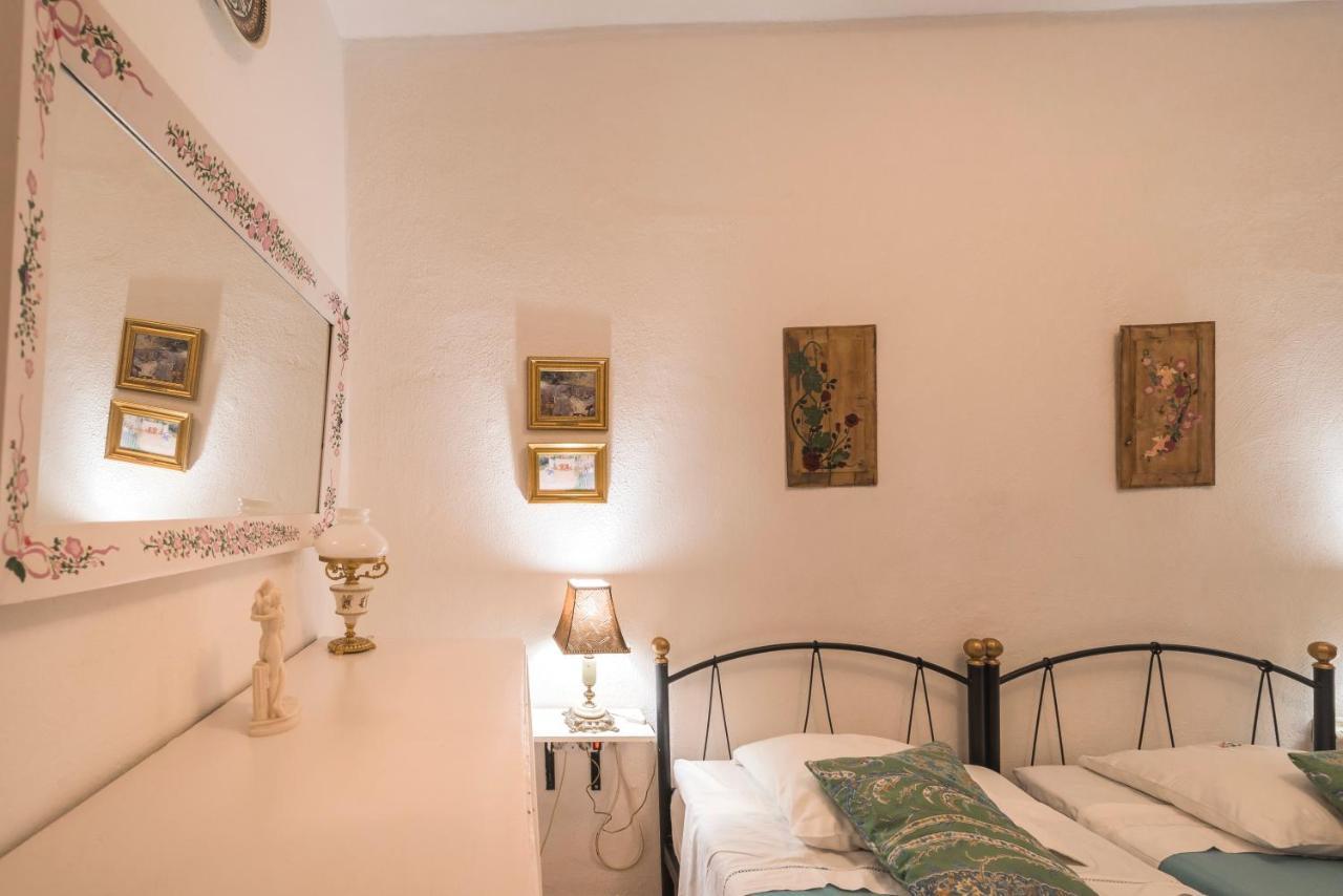 Kristina'S Rooms Rhodes City Bagian luar foto